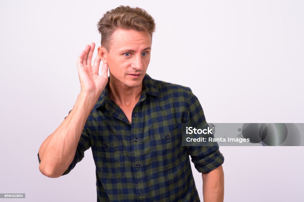 Retrato de hombre adulto medio sobre fondo blanco - Foto de stock de 30-39 años libre de derechos