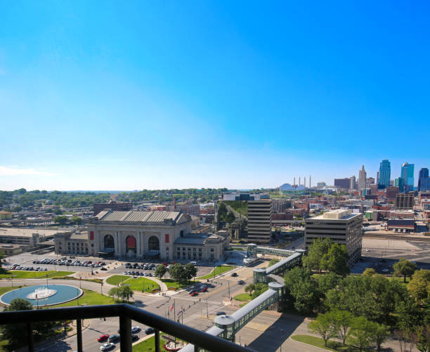 istock Kansas City Union Station Skyline 898470742