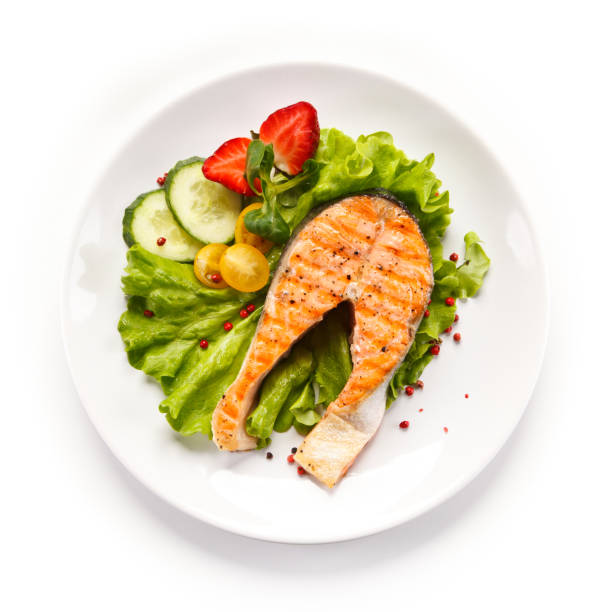 istock Fish dish - salmon steak and vegetables 898483156