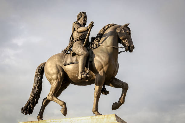 istock Statue of Henrici Magni in Paris 898601466