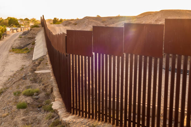istock Late afternoon on the border 898624894