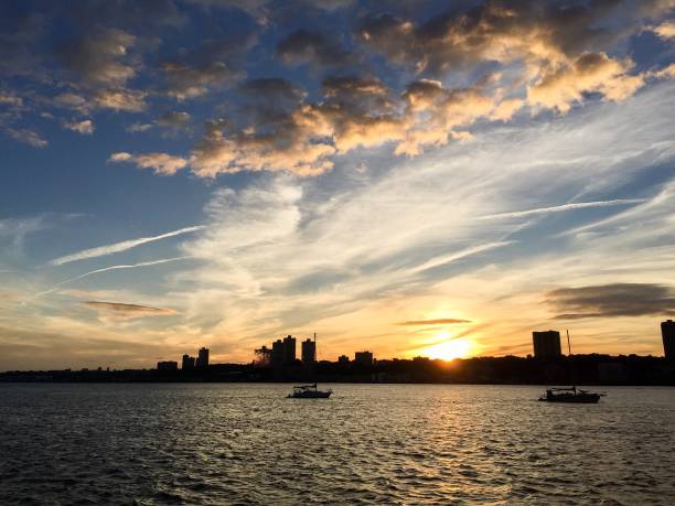 istock Sunset behind New Jersey and Hudson River 898645076