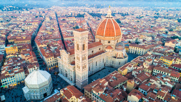 istock Florence, IT - Duomo - Aerial View 898661780
