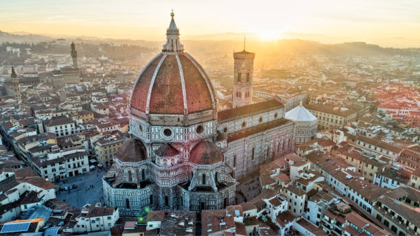 istock Florence, IT - Duomo - Aerial View 898661890