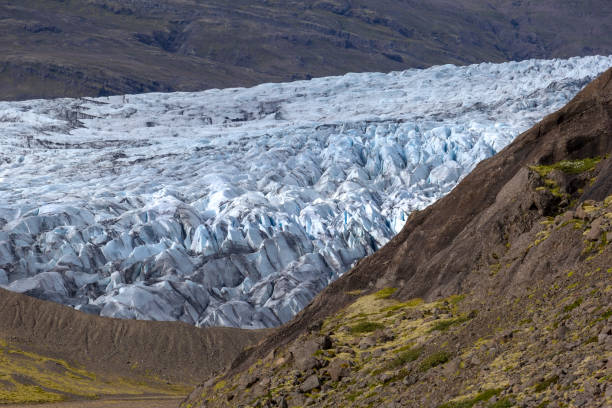 widok na lodowy front lodowca flaajokull we wschodniej części islandii. - ice arctic crevasse glacier zdjęcia i obrazy z banku zdjęć