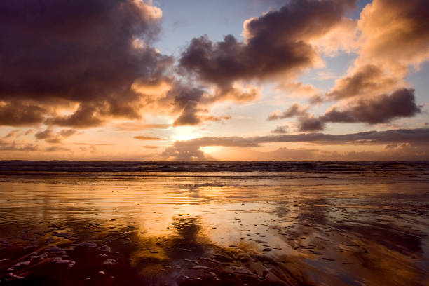 istock Sunset On the Pacific Ocean Oregon Coast 898680364