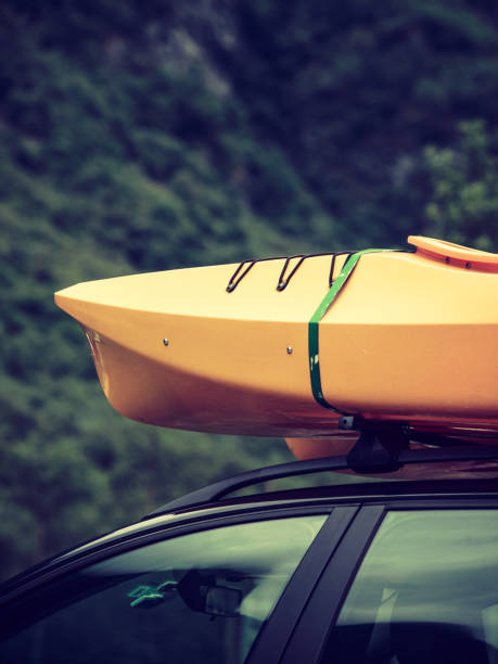 istock Car with canoes on top 898687472