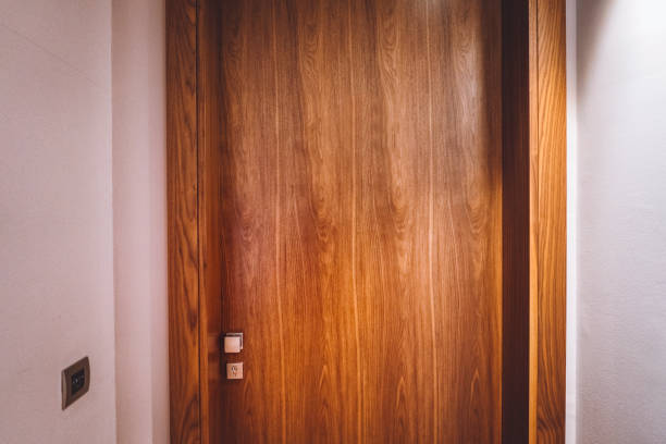 istock Fancy and luxurious hotel door 898699544