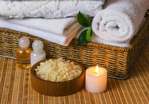 istock Spa with towels and candle 898716678