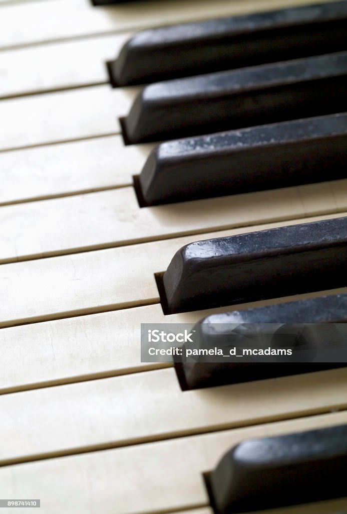 Nahaufnahme von einem antiken Klavier-Tastatur - Lizenzfrei Alt Stock-Foto