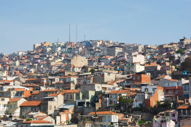 istock shantytown izmir/Turkey 898765038