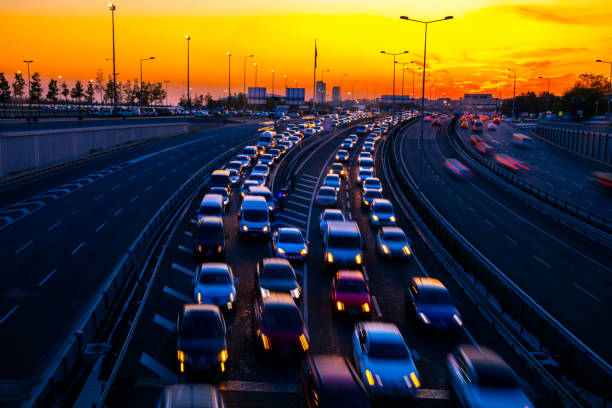istock Istanbul Cars night 898769110