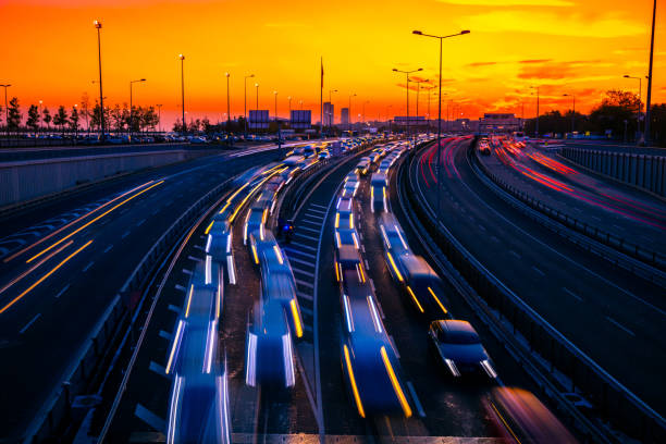 istock Istanbul Cars night 898769152