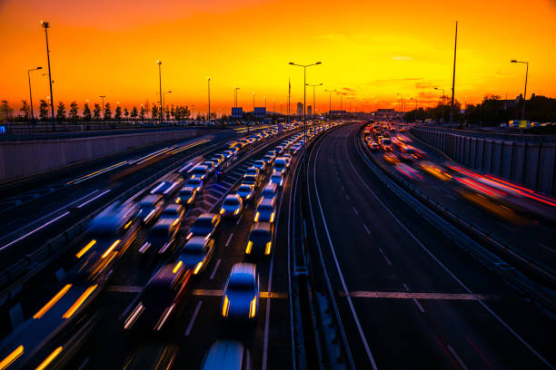istock Istanbul Cars night 898769262