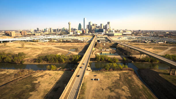 istock Road to Dallas, TX 898777092
