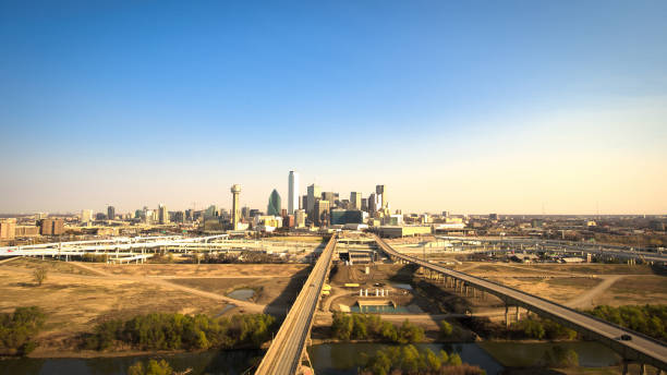 istock Road to Dallas, TX 898779814
