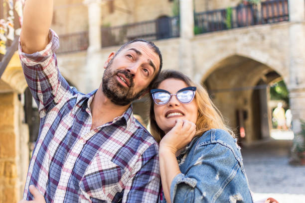 istock Traveling in couple 898794868