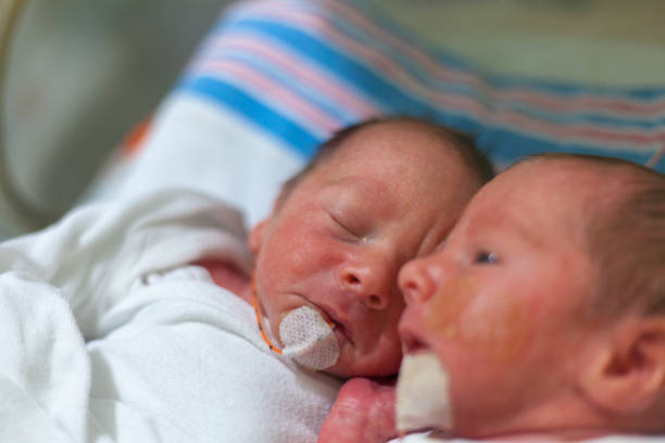 istock Identical twin boys in the neonatal intensive care 898816678