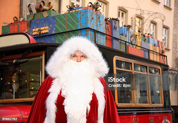Pai Natal - Fotografias de stock e mais imagens de Autocarro - Autocarro, Pai Natal, Adulto