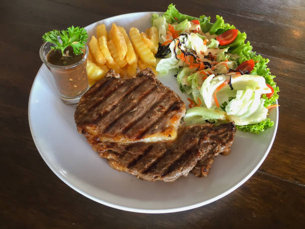 istock Grilled steak and vegetable salad 898831552