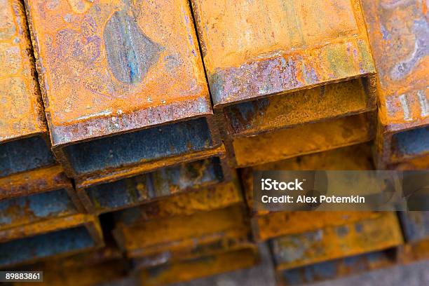 Foto de Pilha De Rusty Metalware e mais fotos de stock de Abstrato - Abstrato, Amontoamento, Antigo
