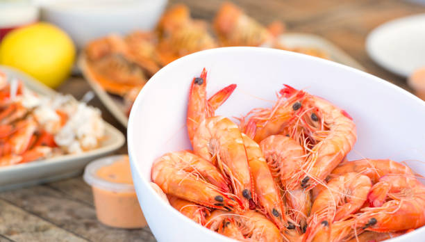 istock Bowl Of Prawns 898841998