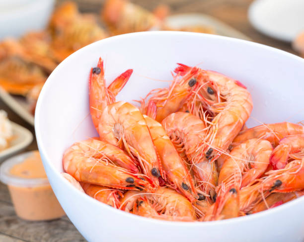 istock Bowl Of Shrimp 898842054
