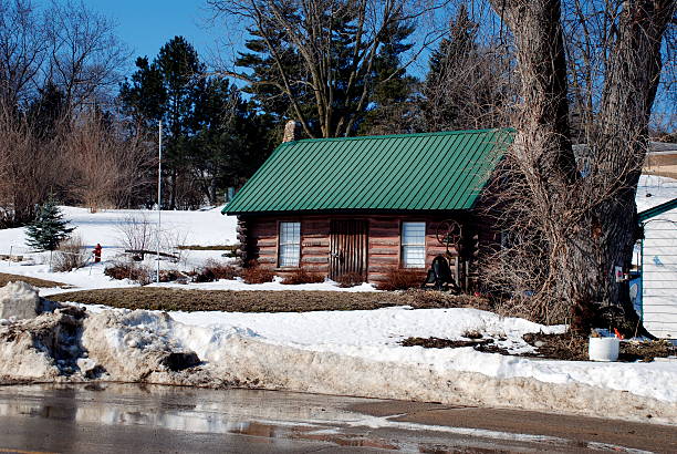 istock Log House in Iowa 89885768