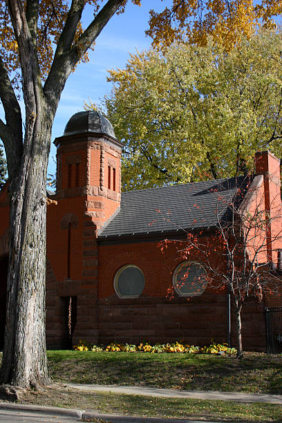 istock Temple Israel Memorial Park 89886128