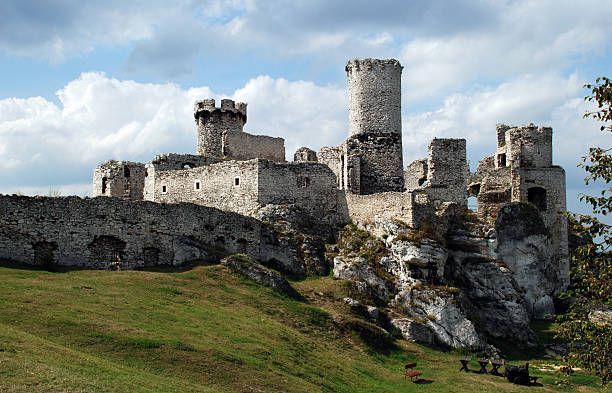istock Ruins of ancient castle 89886327