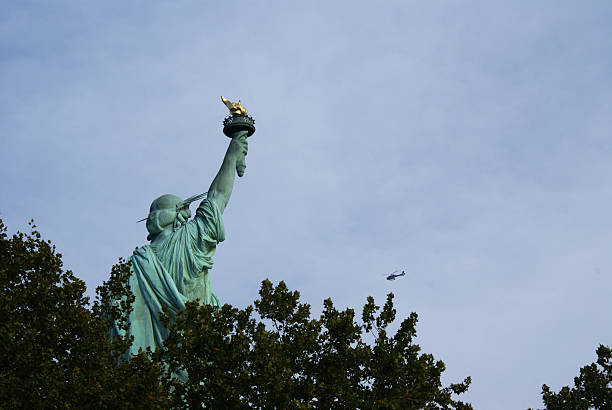 istock Statue of Liberty Fly-by 89887113