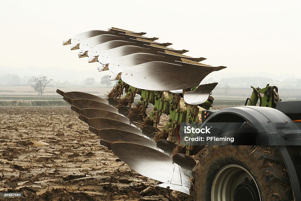 Ploughing das Land 3 - Lizenzfrei Erdreich Stock-Foto