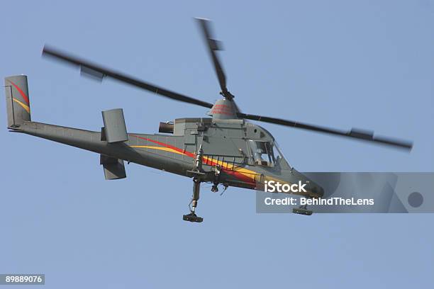 Airborne Hubschrauber Stockfoto und mehr Bilder von Ausrutschen - Ausrutschen, Bewegungsunschärfe, Blau