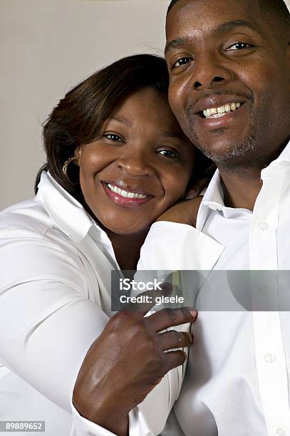 Dedica Pareja Foto de stock y más banco de imágenes de Adulto - Adulto, Africano-americano, Amor - Sentimiento