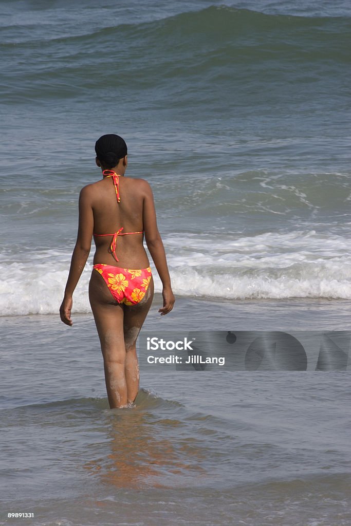 Mädchen Schwimmen im Meer - Lizenzfrei Afrikanische Kultur Stock-Foto