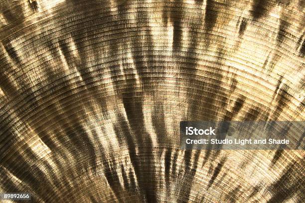 Błyszczący Metaliczno Złotym Tekstura Płótna - zdjęcia stockowe i więcej obrazów Talerz perkusyjny - Talerz perkusyjny, Abstrakcja, Bez ludzi