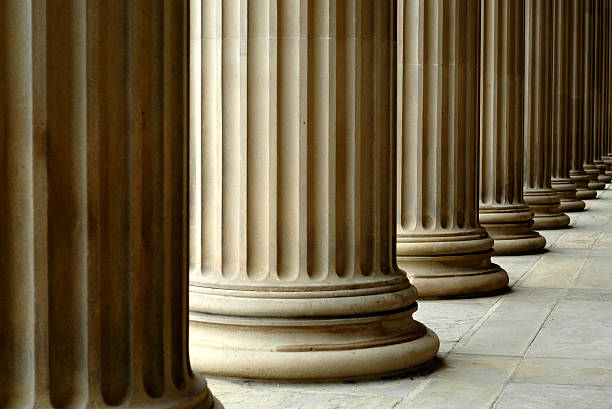 columnas de st. george's hall - st georges hall fotografías e imágenes de stock