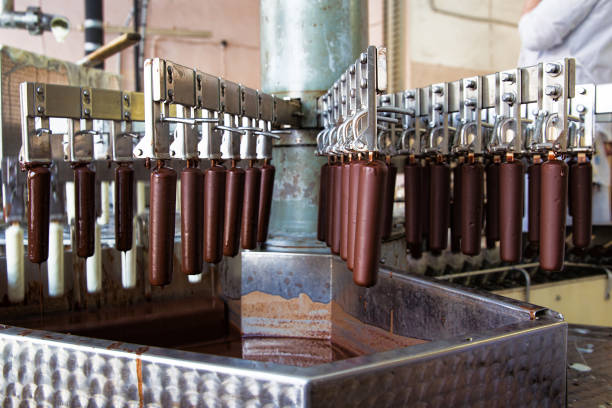 istock Automatic line for the production of ice cream popsicle 898934184