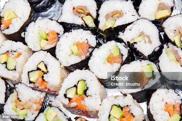 Foto de Fundo De Sushi e mais fotos de stock de Abacate - Abacate, Antepasto, Arroz - Alimento básico