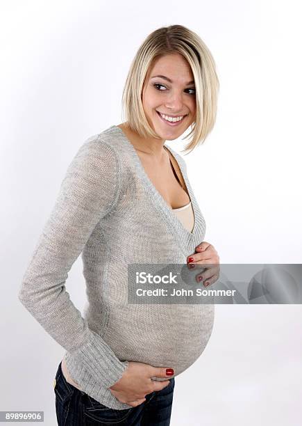 Cute Pregnant Woman Stockfoto en meer beelden van 20-29 jaar - 20-29 jaar, Aanraken, Alleen volwassenen