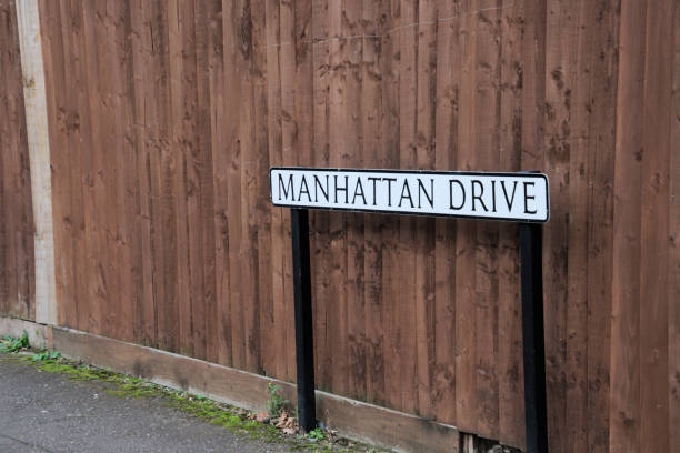 istock Manhatten Drive road sign 898977170
