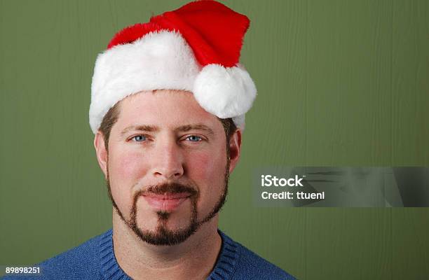 Cappello Di Babbo Natale Con - Fotografie stock e altre immagini di Abiti pesanti - Abiti pesanti, Adulto, Barba - Peluria del viso