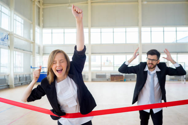 istock Businesspeople on a finish 898984904