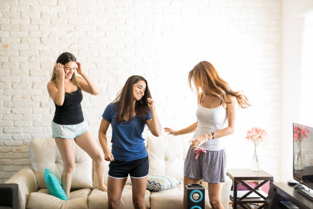 istock Friends in a slumber party 898987630