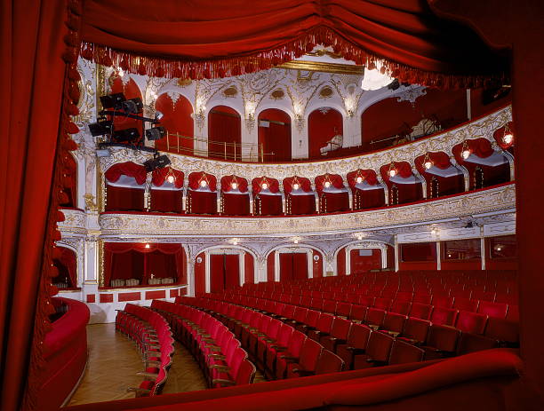 teatro audiotorium - palace stage theater vehicle interior indoors imagens e fotografias de stock