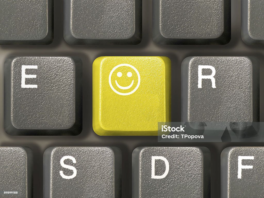 Tastiera (primo piano) con chiave sorriso - Foto stock royalty-free di Emoticon