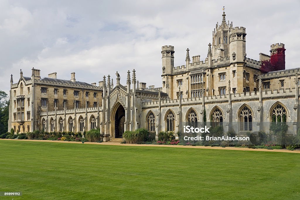 Näkymä Cambridgen yliopistoon, henkilö ei ole näköpiirissä - Rojaltivapaa avainsanalla Cambridgen Yliopisto ja tyyppiä Kuvapankin valokuva