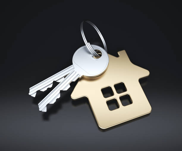 istock Key with gold house trinket 898994770