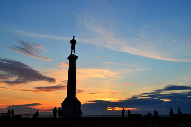 istock Sunset in Belgrade - Pobednik silhouette 898999056