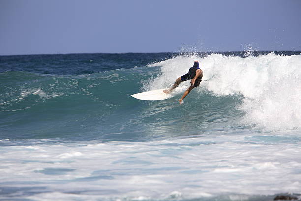 surfing - men jumping mid air air pump zdjęcia i obrazy z banku zdjęć